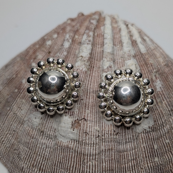 Vintage Premier Designs Silver Tone Clip On Round Earrings - Picture 5 of 5